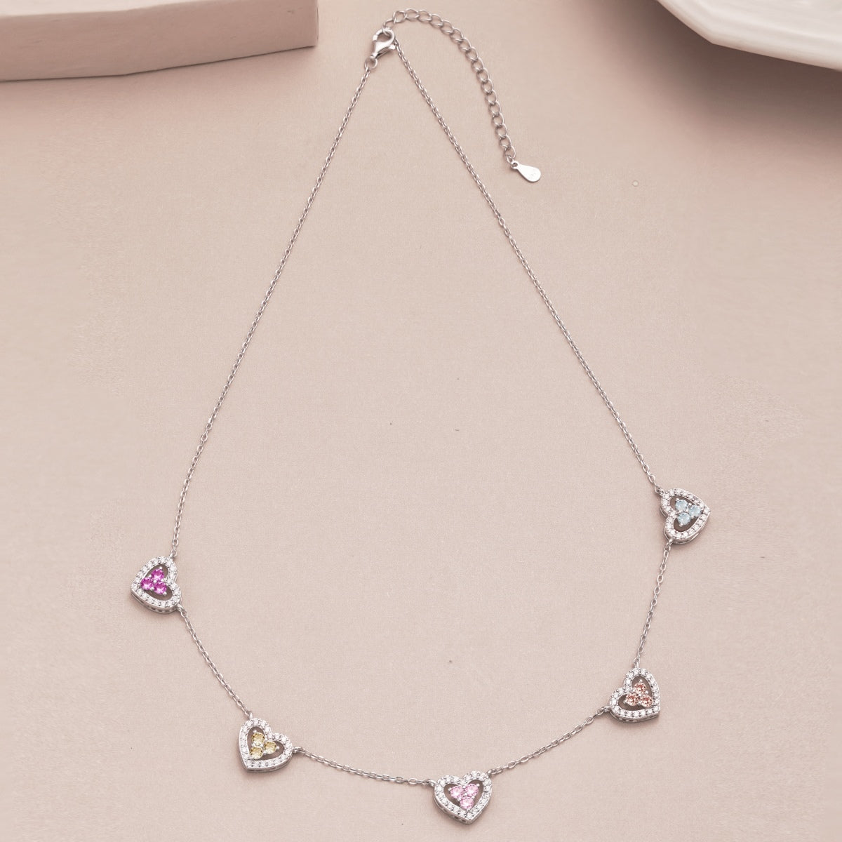 [Max Jewelry ]Sparkling Five Heart Necklace