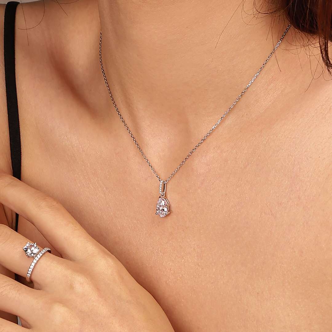 [Max Jewelry ]Delicate Water Drop Shape Fashion Necklace