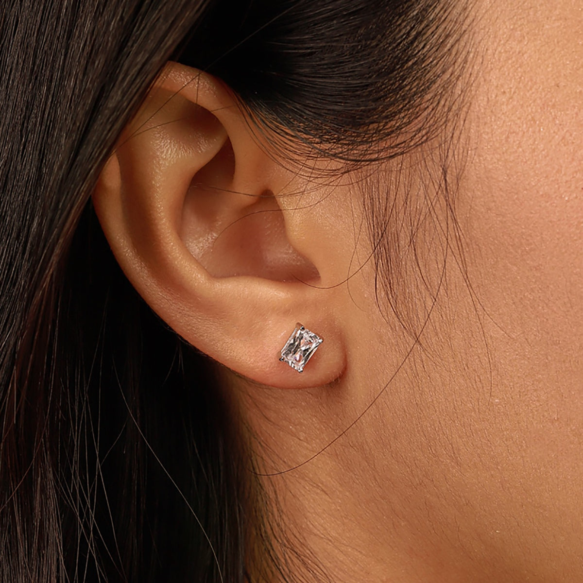 [Max Jewelry ]Stylish Shiny Rectangular Center Stone Stud Earrings
