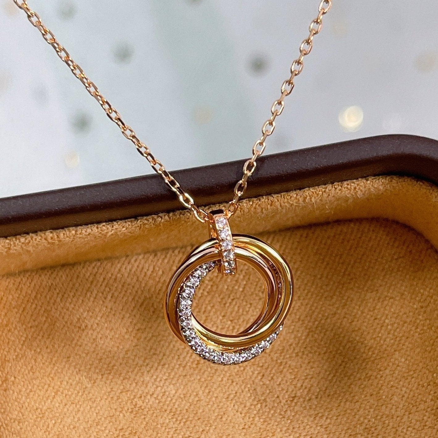[Max Jewelry ]TRINITY NECKLACE SILVER GOLD PINK GOLD DIAMONDS