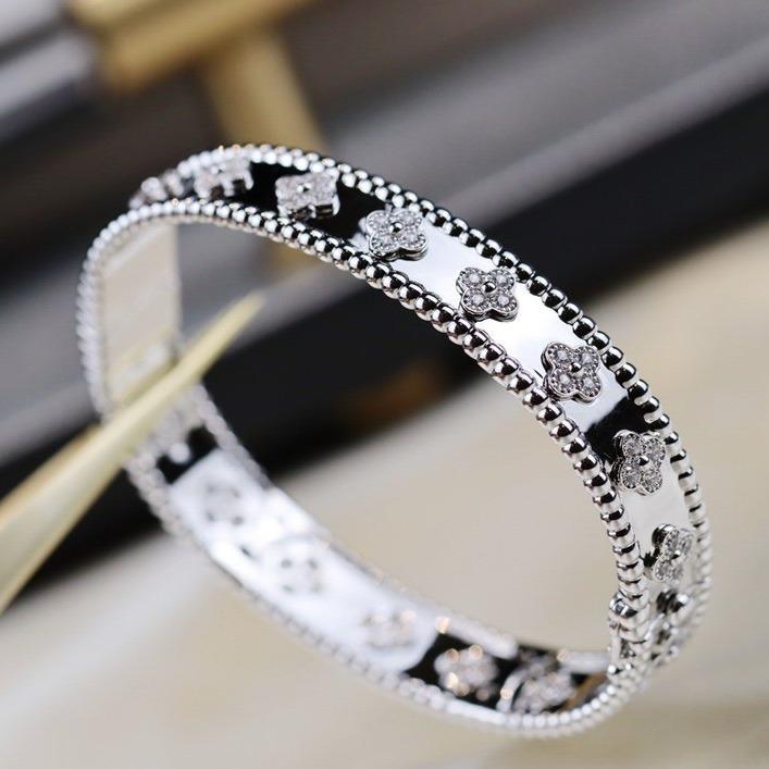 [Max Jewelry ]CLOVER BRACELET 8MM DIAMONDS