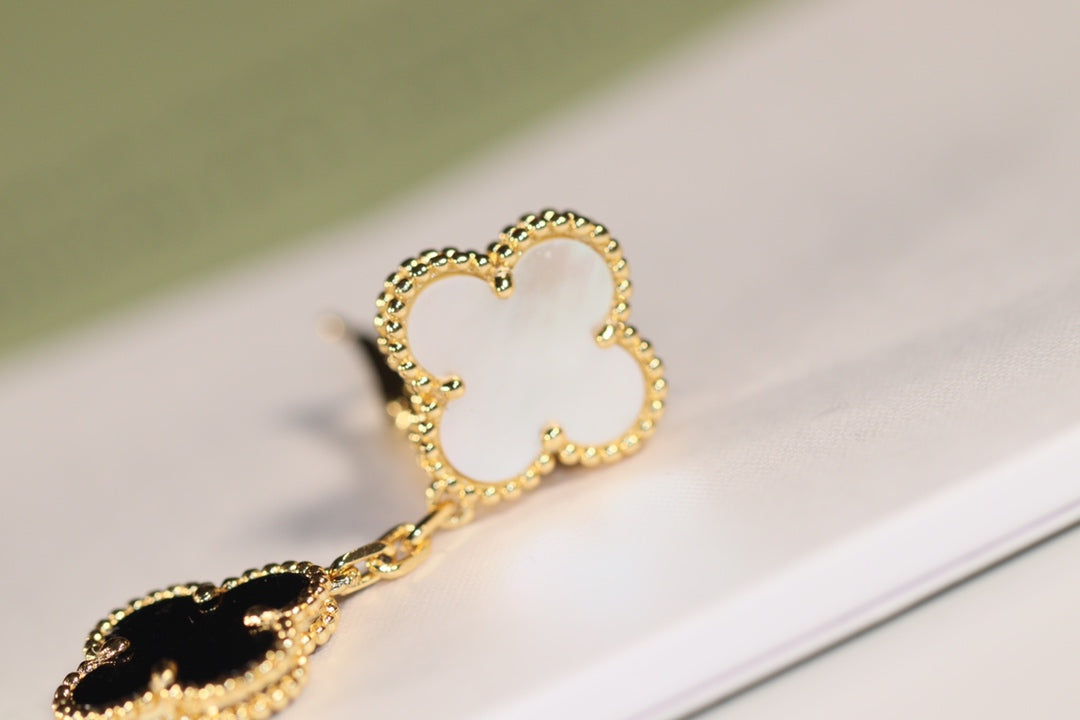 [Max Jewelry ]CLOVER EARRINGS GOLD ONYX MOP 3 MOTIF
