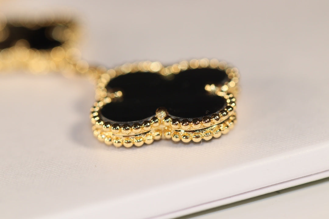 [Max Jewelry ]CLOVER EARRINGS GOLD ONYX MOP 3 MOTIF