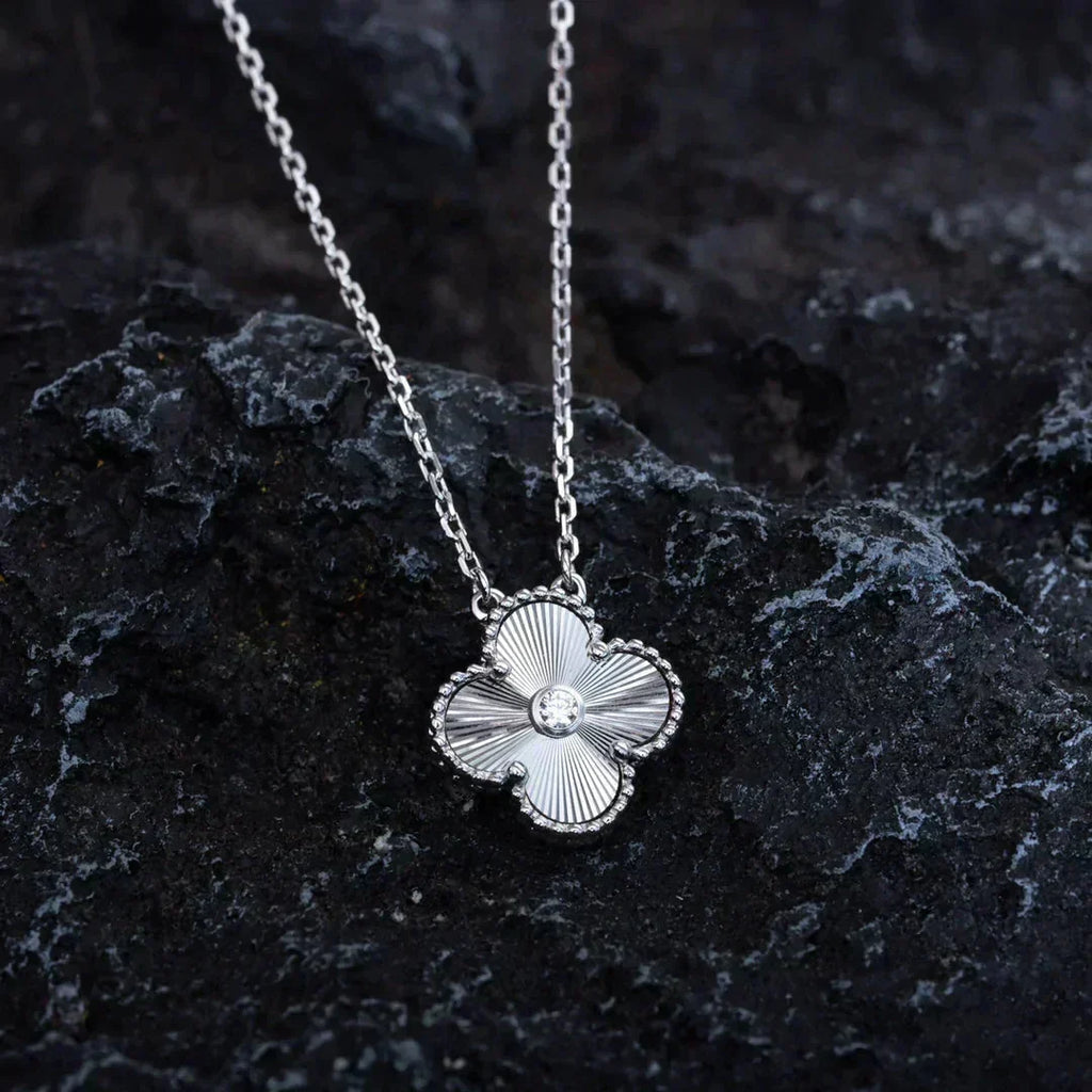 [Plus&Max]CLOVER  15MM DIAMOND LASER NECKLACE SILVER