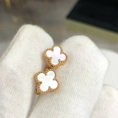 [Max Jewelry ]CLOVER MINI 9.5MM WHITE MOP EARRINGS
