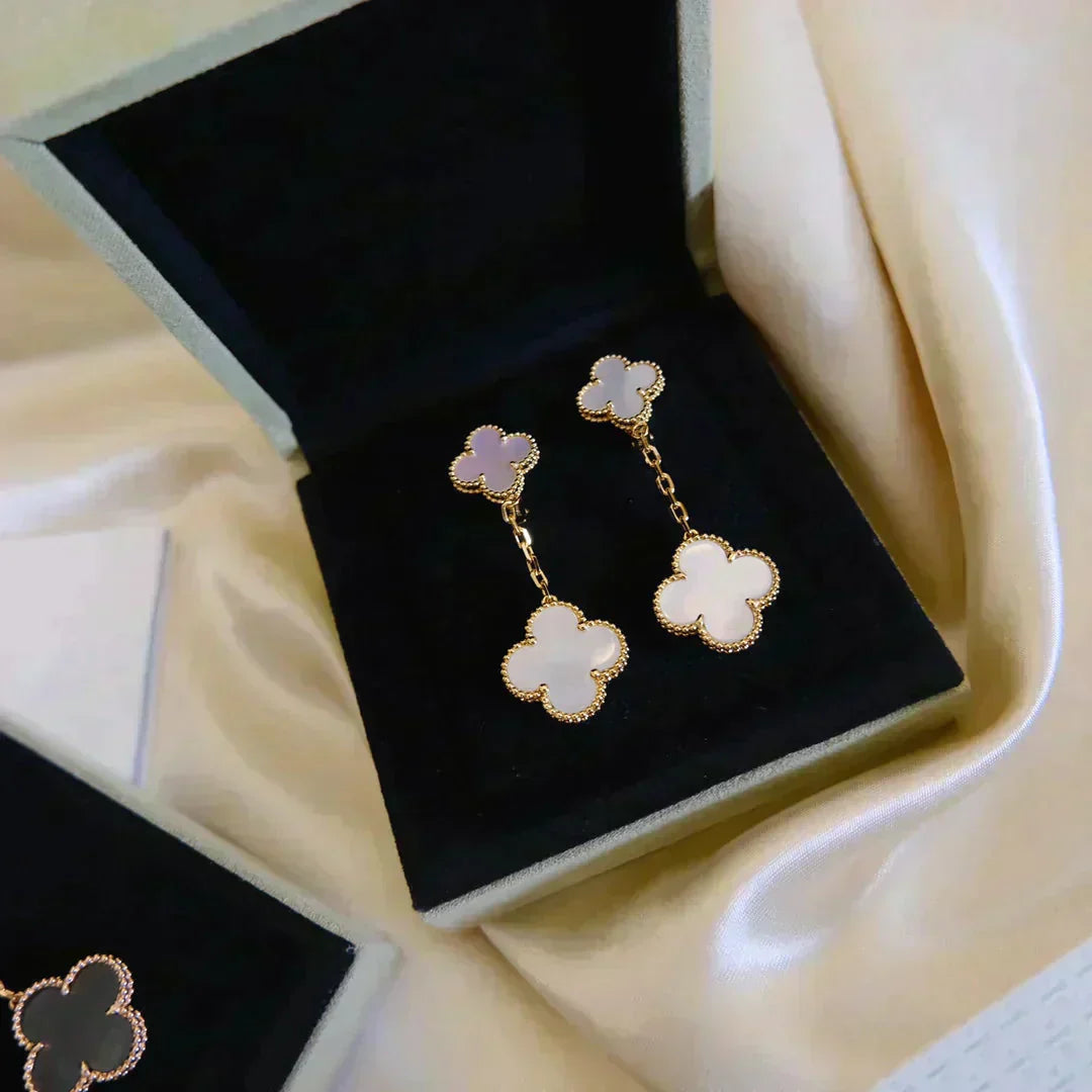 [Max Jewelry ]CLOVER 2 MOTIF WHITE MOP EARRINGS