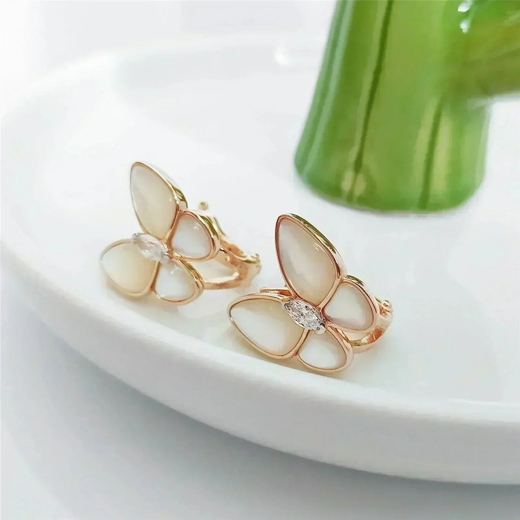 [Plus&Max]BUTTERFLY MOP DIAMOND EARRINGS