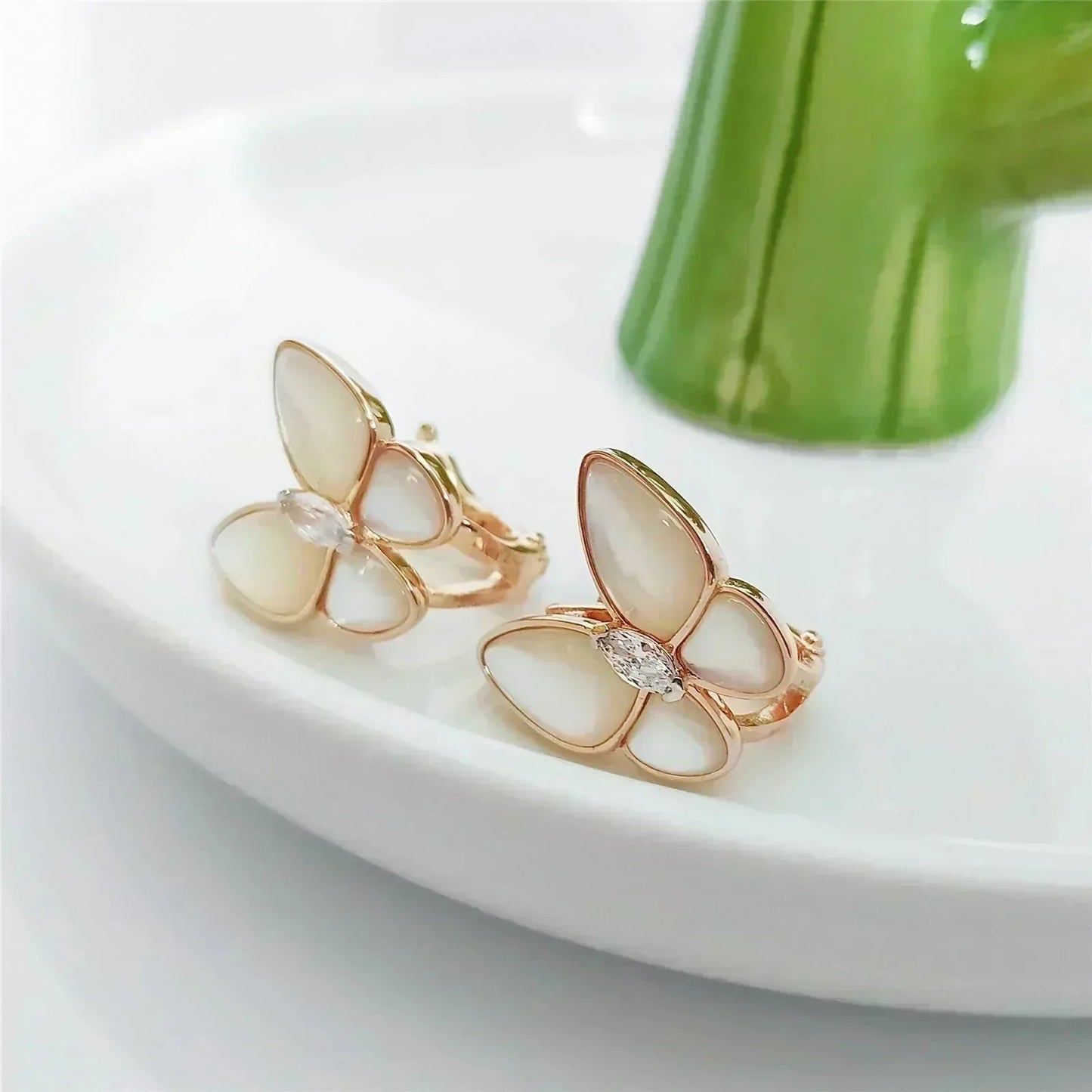 [Max Jewelry ]BUTTERFLY MOP DIAMOND EARRINGS