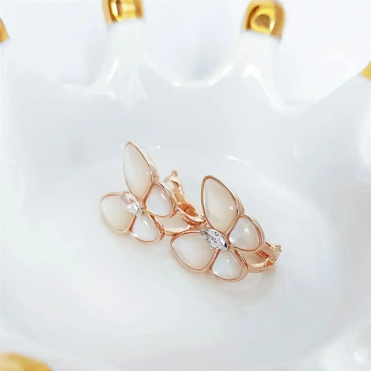 [Max Jewelry ]BUTTERFLY MOP DIAMOND EARRINGS
