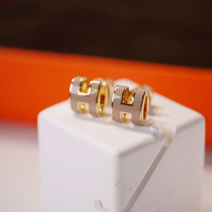 [Max Jewelry ]MINI POP H GOLD EARRINGS GREY