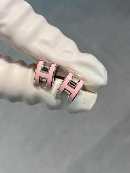 [Max Jewelry ]MINI POP H SILVER EARRINGS PINK