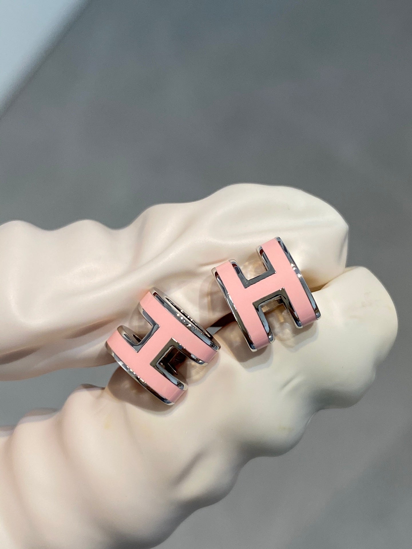[Max Jewelry ]MINI POP H SILVER EARRINGS PINK