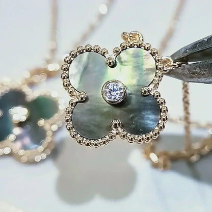 [Max Jewelry ]CLOVER 15MM DIAMOND AND MOTHER-OF-GREY NECKLACE
