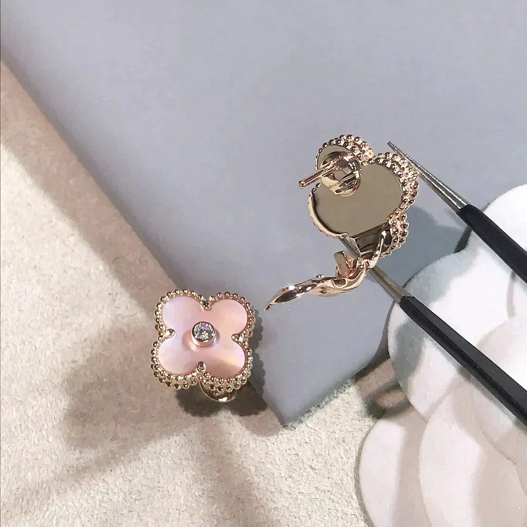 [Max Jewelry ]CLOVER MEDIUM 1 MOTIFS  PINK MOP DIAMOND EARRINGS