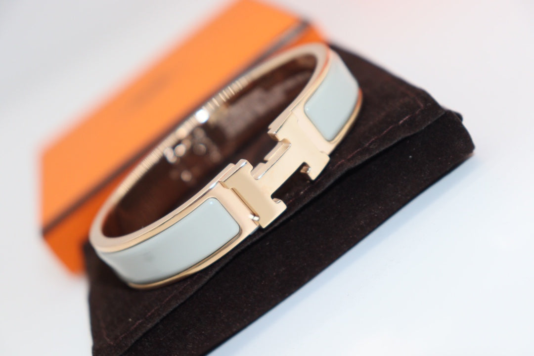[Max Jewelry ]H LIGHT BLUE BRACELET