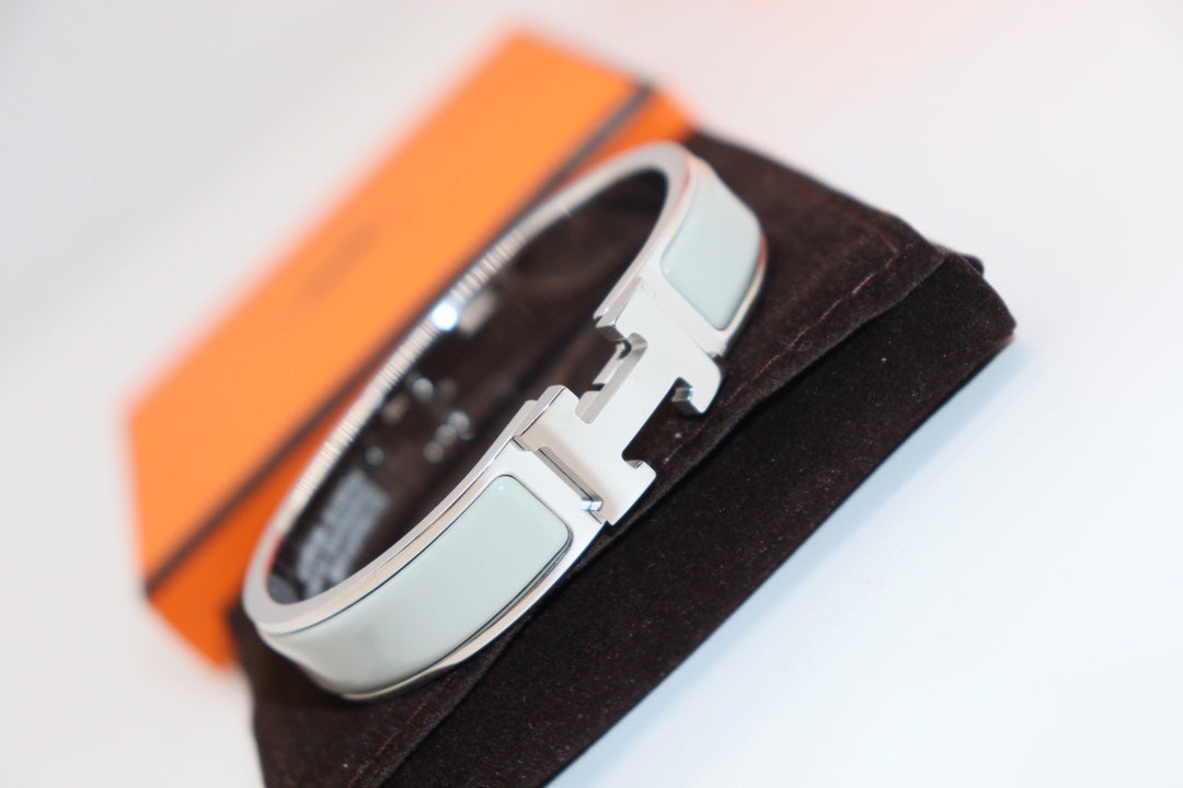 [Max Jewelry ]H LIGHT BLUE BRACELET