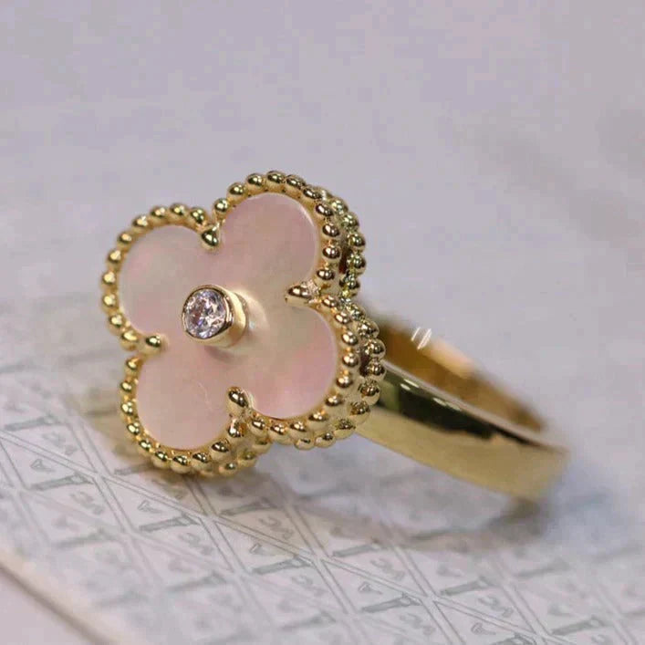 [Max Jewelry ]CLOVER PINK MOP RING GOLD DIAMOND