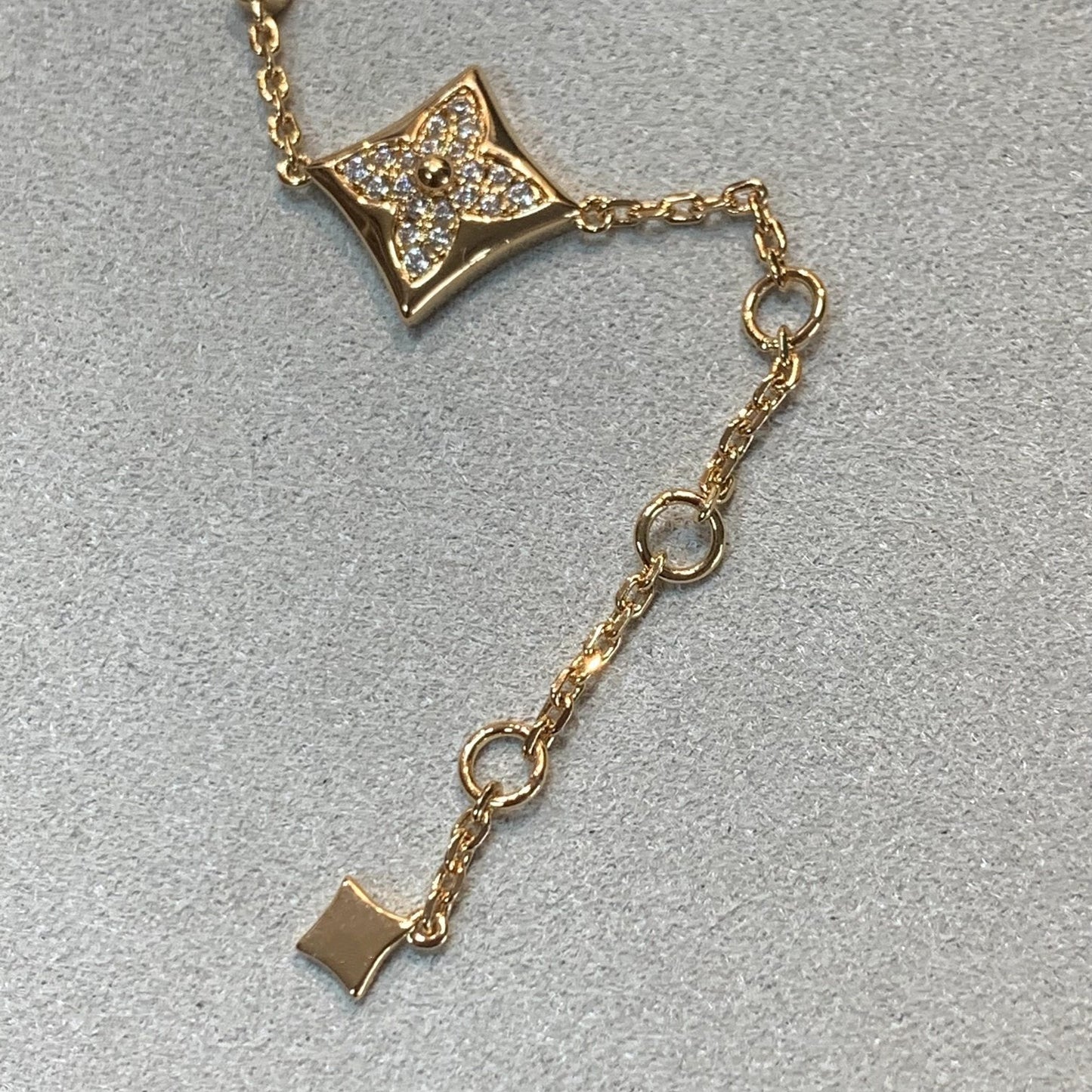 [Max Jewelry ]STAR AND SUN 4 MOTIFS GOLD DIAMONDS BRACELET