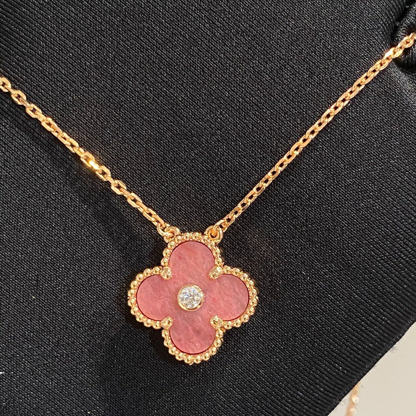 [Max Jewelry ]CLOVER 15MM DIAMOND RHODONITE NECKLACE