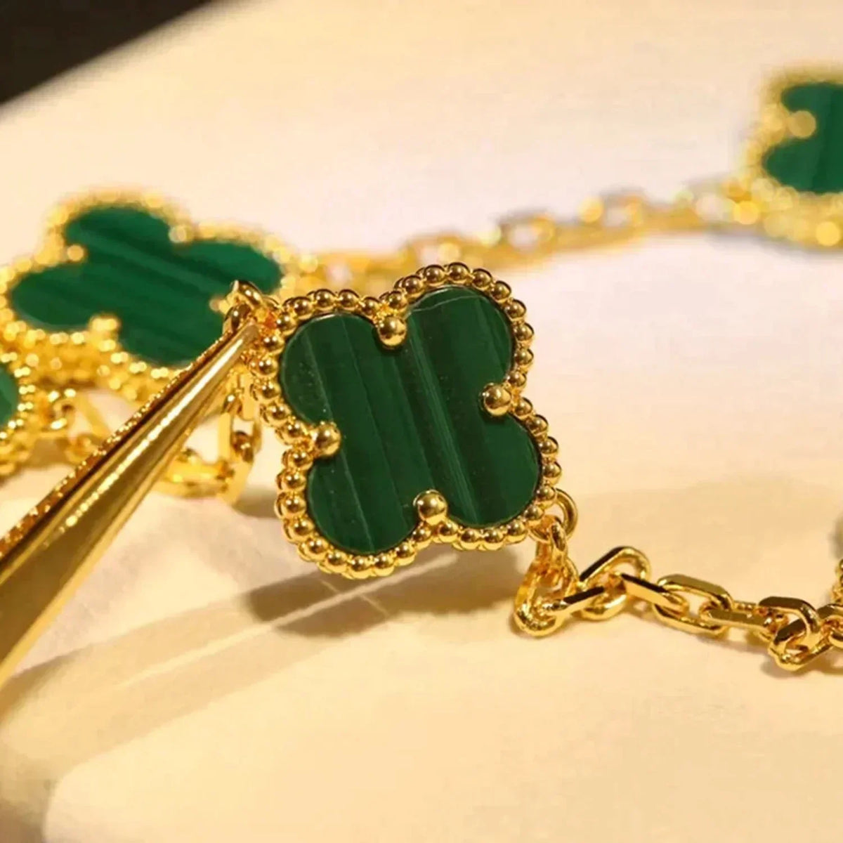 [Plus&Max]LUCKY CLOVER 5-MOTIF BRACELET - MALACHITE COLLECTION