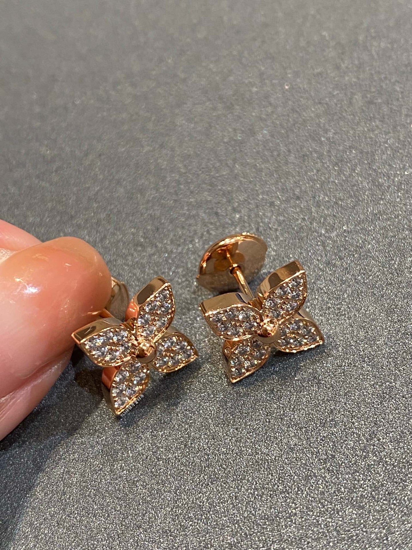 [Max Jewelry ]STAR DIAMOND EARRINGS