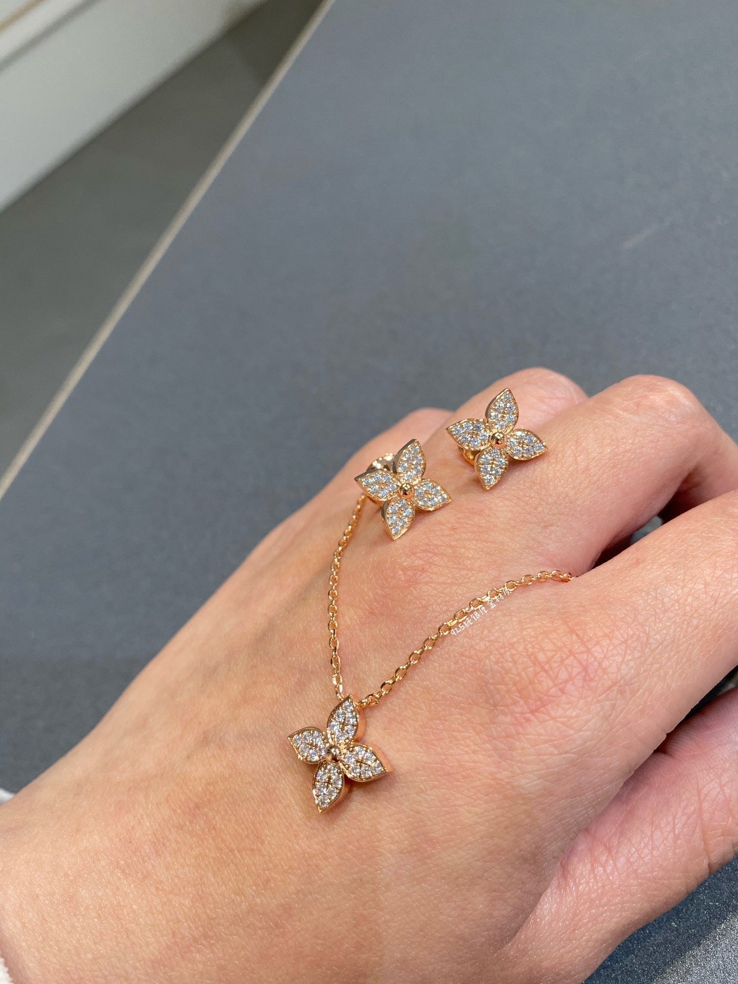 [Max Jewelry ]STAR DIAMOND NECKALCE