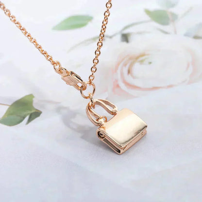 [Max Jewelry ]AMULETTE PEDANT ROSE GOLD NECKLACE