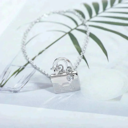 [Max Jewelry ]AMULETTE PEDANT SILVER NECKLACE