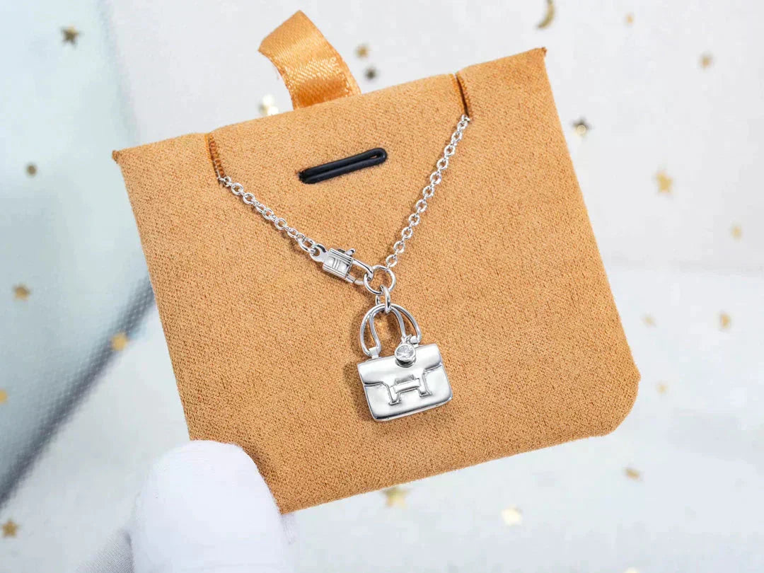[Max Jewelry ]AMULETTE PEDANT SILVER NECKLACE