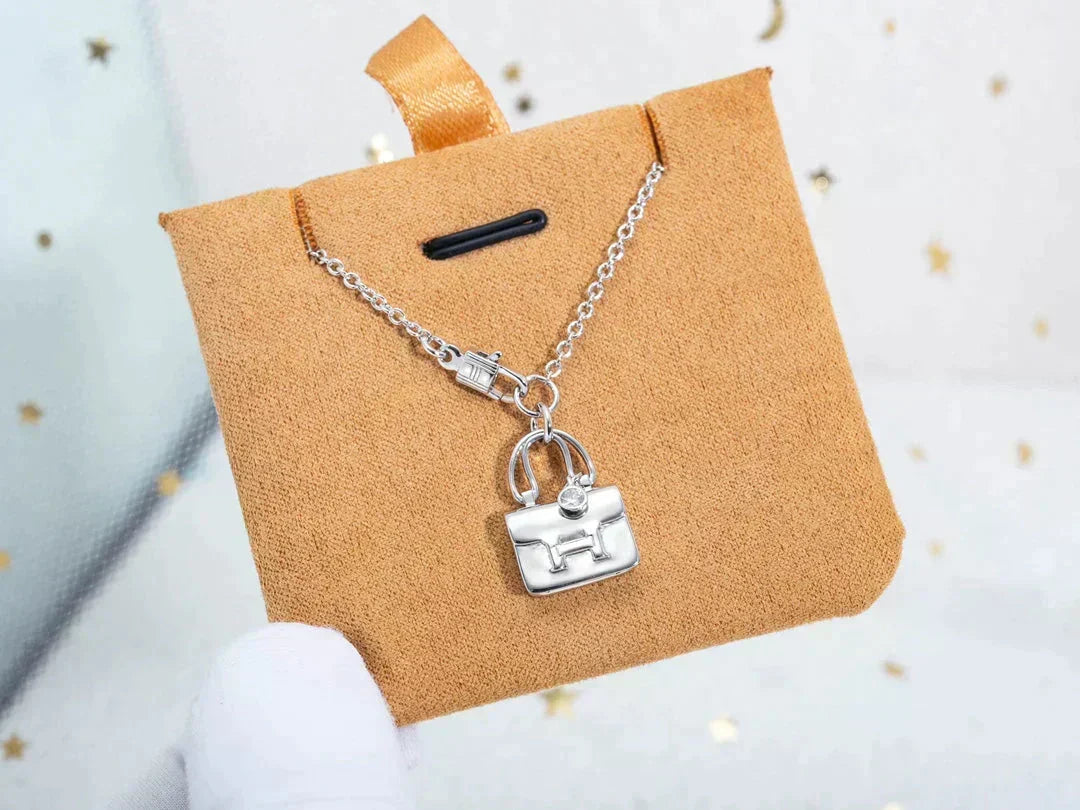 [Plus&Max]AMULETTE PEDANT SILVER NECKLACE