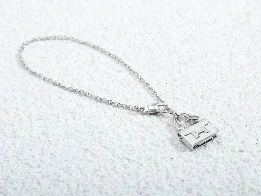 [Plus&Max]AMULETTE PEDANT SILVER NECKLACE