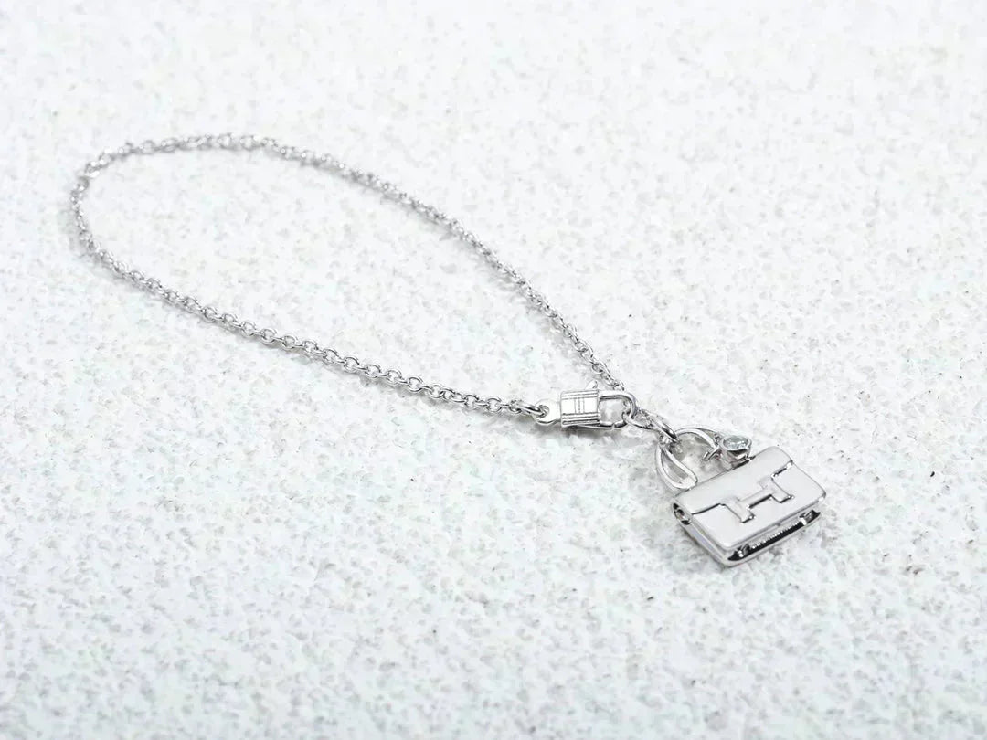 [Max Jewelry ]AMULETTE PEDANT SILVER NECKLACE