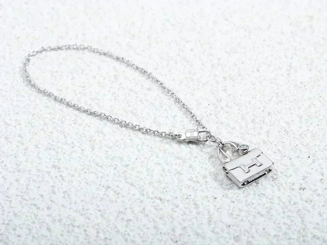 [Plus&Max]AMULETTE PEDANT SILVER NECKLACE
