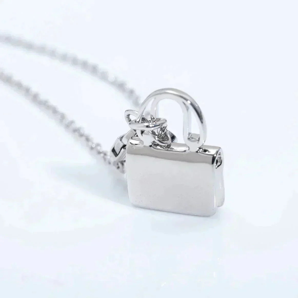 [Max Jewelry ]AMULETTE PEDANT SILVER NECKLACE