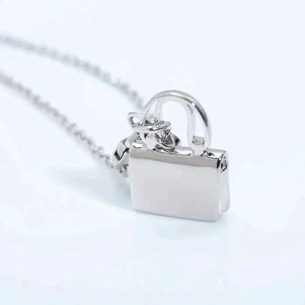 [Plus&Max]AMULETTE PEDANT SILVER NECKLACE