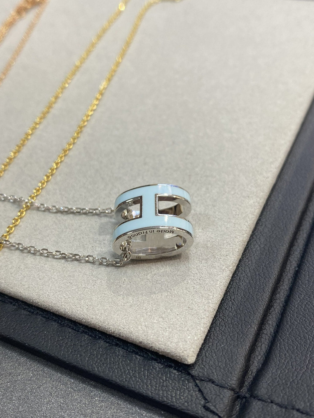 [Plus&Max]POP H LIGHT BLUE NECKLACE