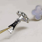 [Plus&Max]CLOVER MEDIUM 1 MOTIFS  WHITE MOP EARRINGS SILVER