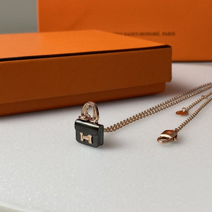 [Max Jewelry ]CONSTANCE BLACK PEDANT PINK GOLD NECKLACE