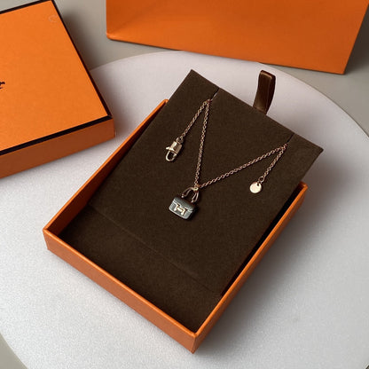 [Max Jewelry ]CONSTANCE BLACK PEDANT PINK GOLD NECKLACE