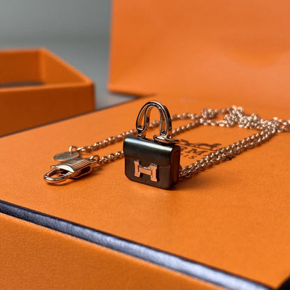 [Max Jewelry ]CONSTANCE BLACK PEDANT PINK GOLD NECKLACE