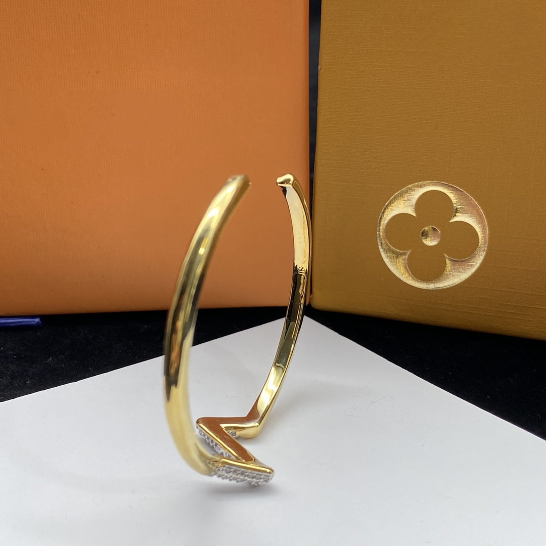 [Max Jewelry ]VOLTE UPSITE DOWN DIAMOND GOLD OPEN BRACELET