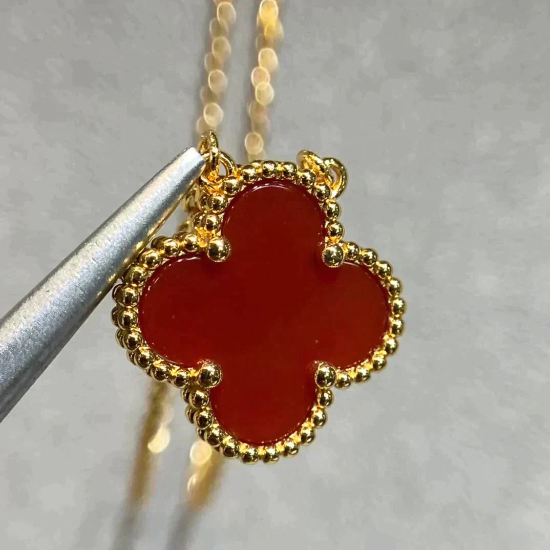 [Max Jewelry ]CLOVER 15MM CARNELIAN SINGLE FLOWER NECKLACE