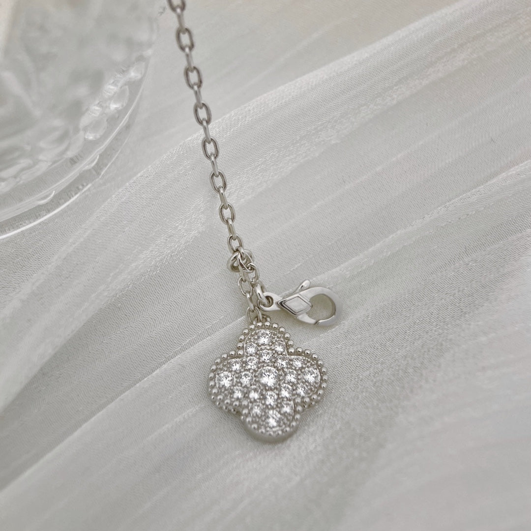 [Max Jewelry ]CLOVER 5 MOTIFS SILVER DIAMONDS NECKLACE