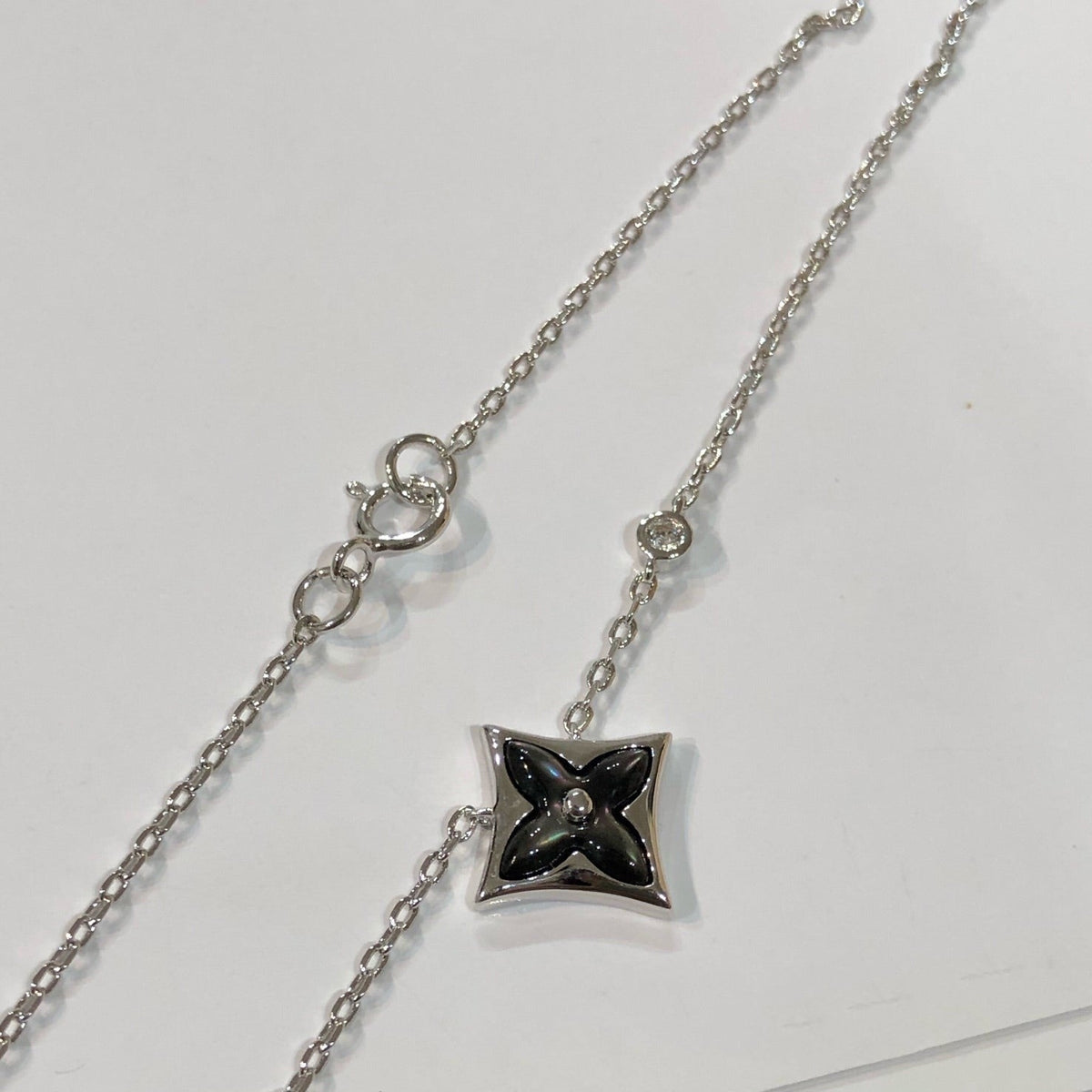[Plus&Max]STAR BLACK MOP NECKLACE