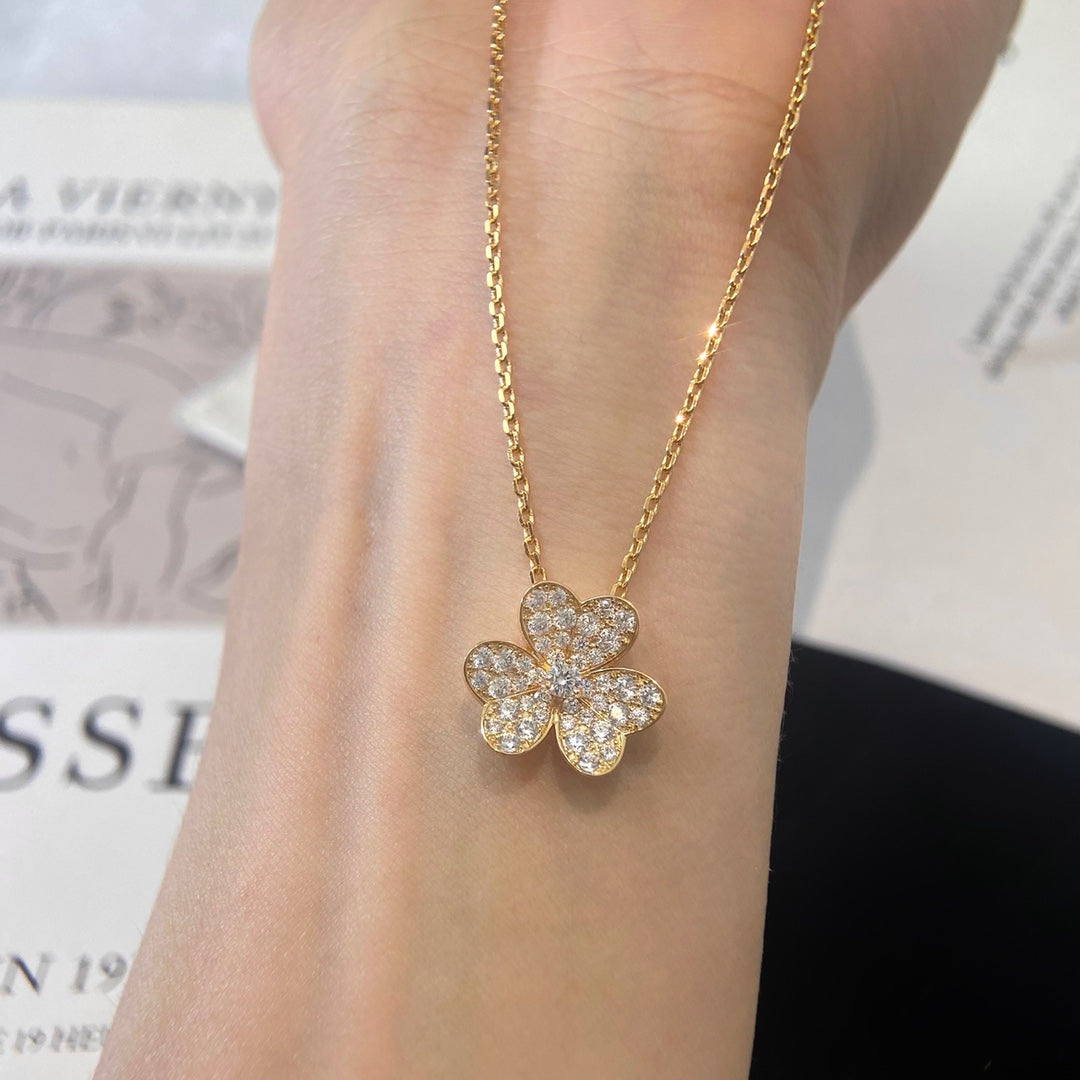 [Max Jewelry ]FLOWER DIAMOND NECKLACE