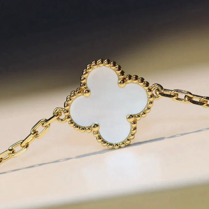 [Max Jewelry ]CLOVER 20 MOTIFS WHITE MOP NECKLACE