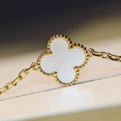 [Max Jewelry ]CLOVER 20 MOTIFS WHITE MOP NECKLACE