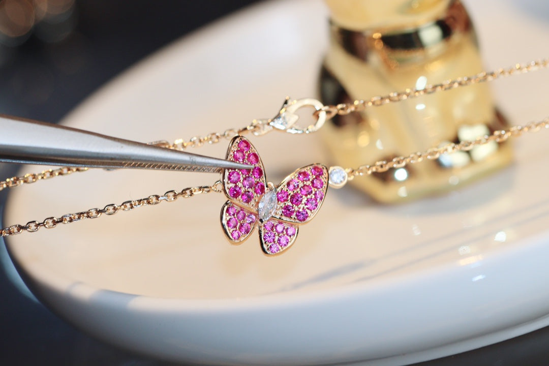 [Max Jewelry ]BUTTERFLY RED DIAMOND ROSE GOLD NECKLACE