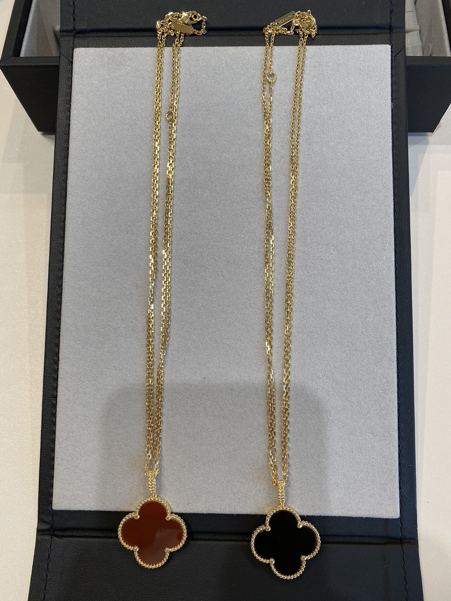 [Max Jewelry ]CLOVER 25MM NECKLACE GOLD CARNELIAN