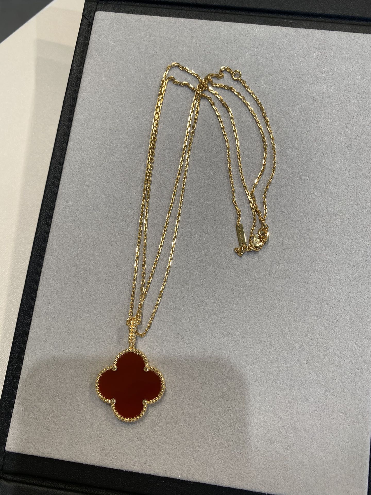 [Max Jewelry ]CLOVER 25MM NECKLACE GOLD CARNELIAN